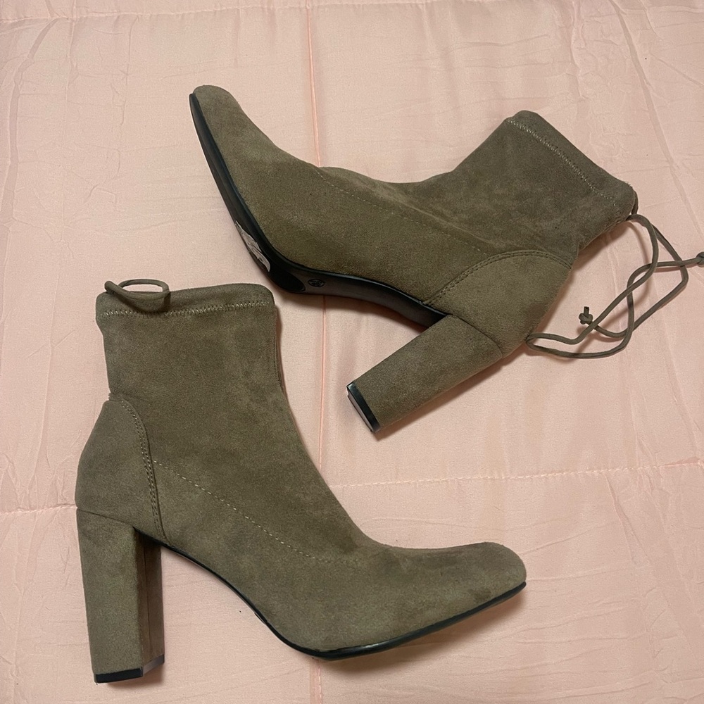 Women's Suede Ankle Boots - Picture 1 of 3